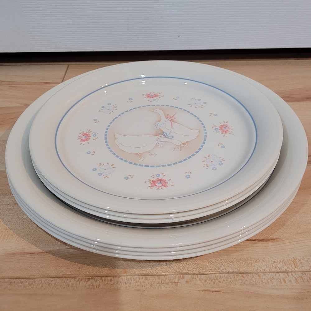Corelle Country Promenade dishes (4 dinner plates and 3 luncheon plates)